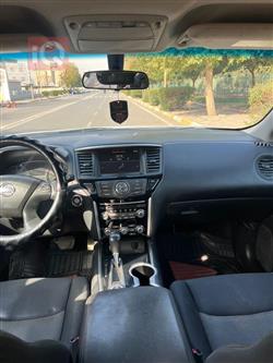 نیسان پاسفایندەر